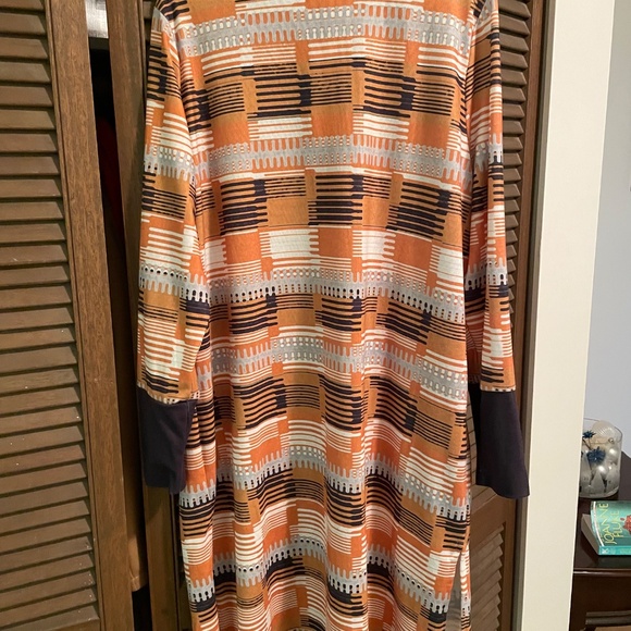 Lily women’s multi-colour duster-type sweater. - Picture 2 of 4